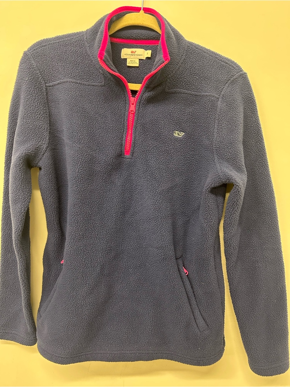 Vineyard Vines Gray Fleece Quarter-Zip Sweater Pullover with Pink Trim